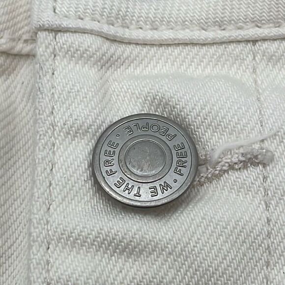 WE THE FREE Jean Mini Skirt Size 29 White Distressed Raw Cut Hem Button Fly - Picture 8 of 15